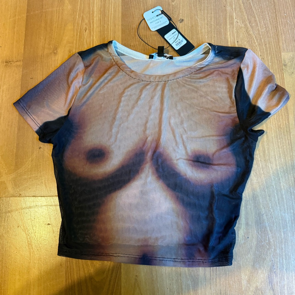 Fashion Nova Illusion Print Short Sleeve Tee - Black and Tan